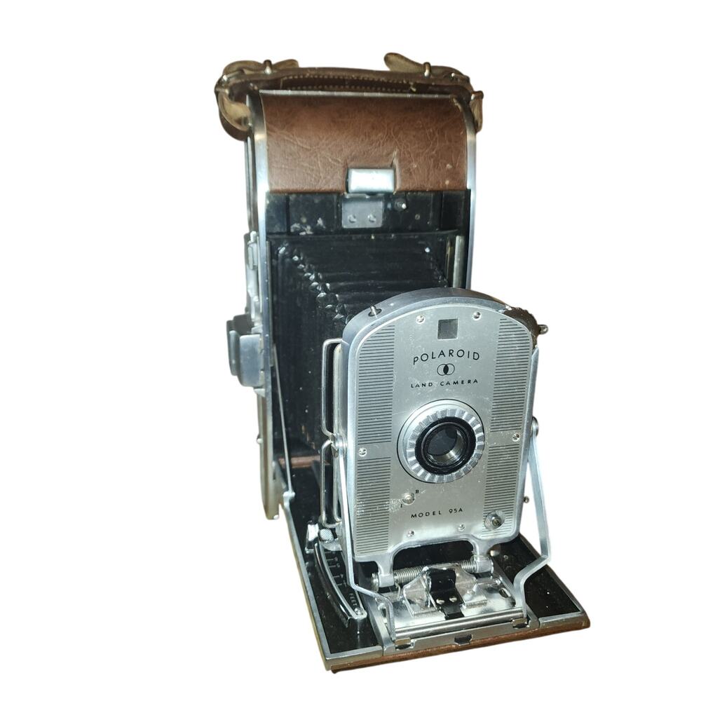 VINTAGE POLAROID LAND MODEL 95 COLLECTIBLE CAMERA with meter